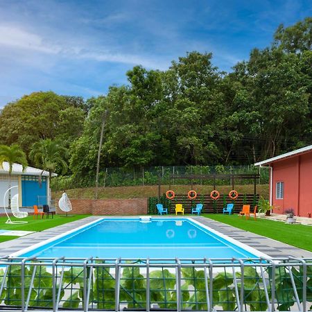 Putra Sentosa Retreat Camp, Sematan Hotel Kültér fotó